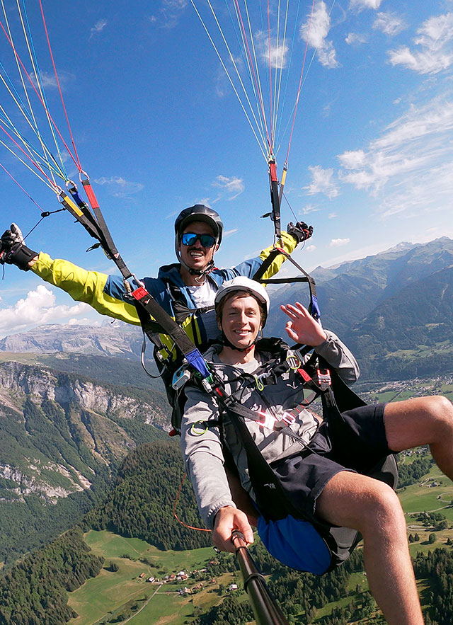 THOMAS LEROY gérant de 2Skifly diplomé DEJEPS parapente